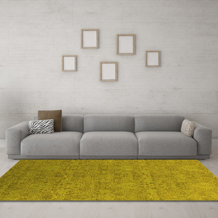 Machine Washable Oriental Yellow Industrial Rug in a Living Room, wshurb2643yw