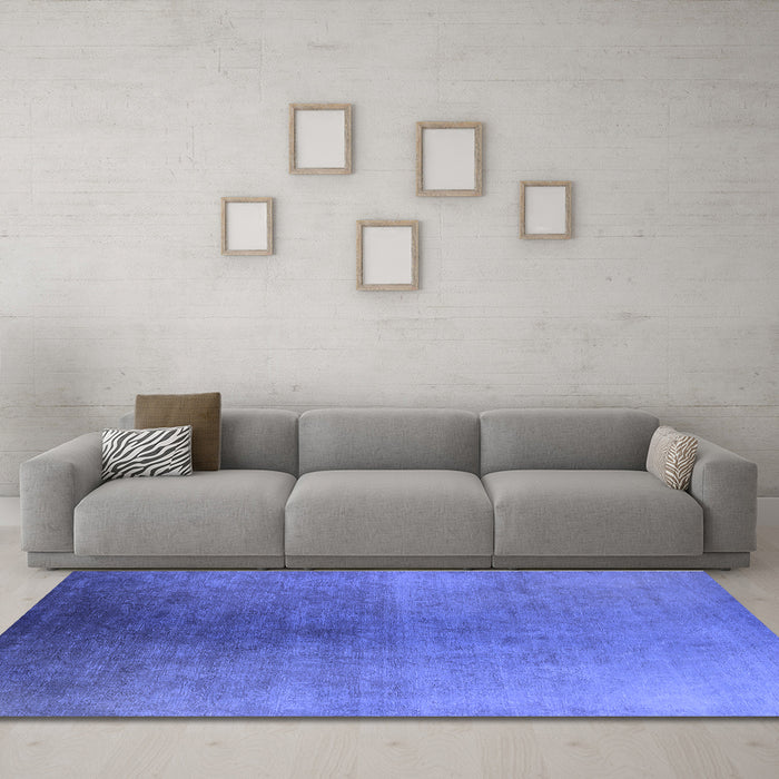 Machine Washable Oriental Blue Industrial Rug in a Living Room, wshurb2644blu