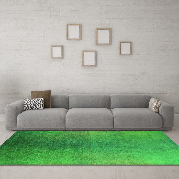 Machine Washable Oriental Green Industrial Area Rugs in a Living Room,, wshurb2644grn