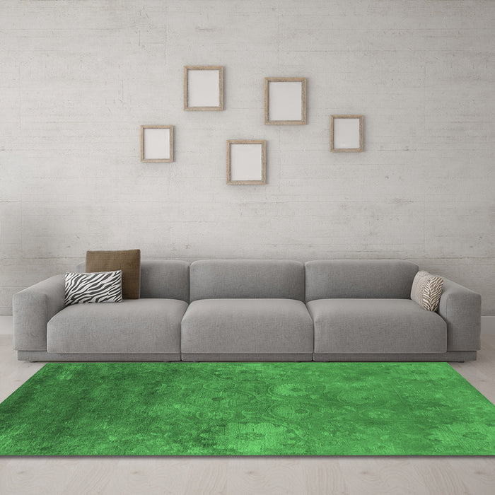 Machine Washable Oriental Emerald Green Industrial Area Rugs in a Living Room,, wshurb2645emgrn