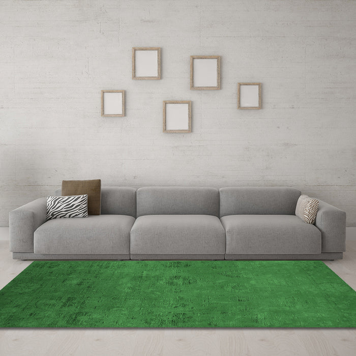 Machine Washable Oriental Emerald Green Industrial Area Rugs in a Living Room,, wshurb2646emgrn