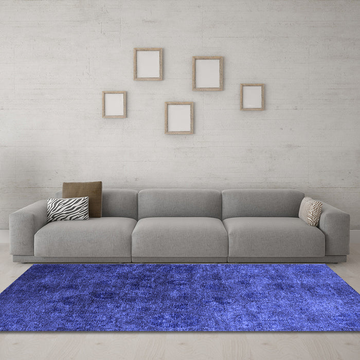Machine Washable Oriental Blue Industrial Rug in a Living Room, wshurb2653blu