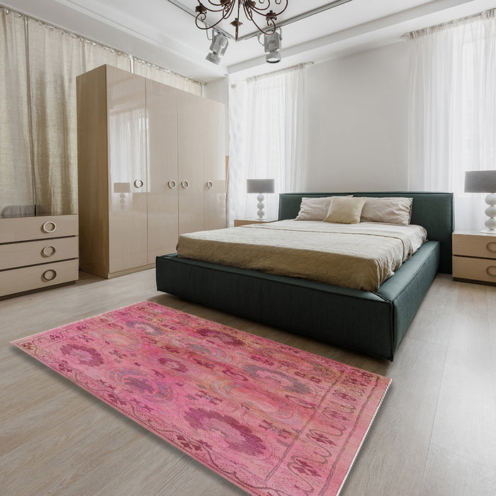 Mid-Century Modern Red Oriental Rug in a Bedroom, urb2654