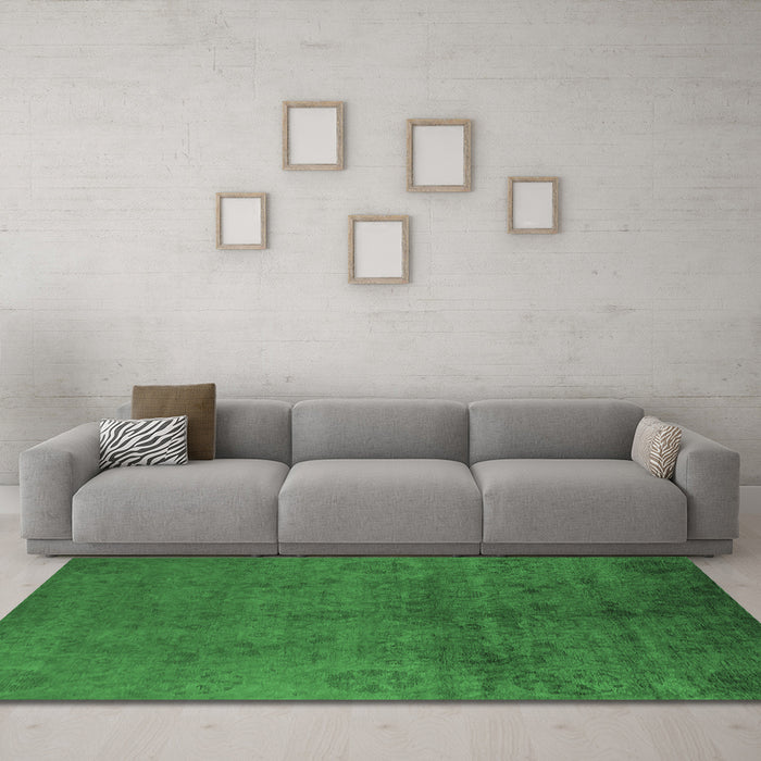Machine Washable Oriental Emerald Green Industrial Area Rugs in a Living Room,, wshurb2657emgrn