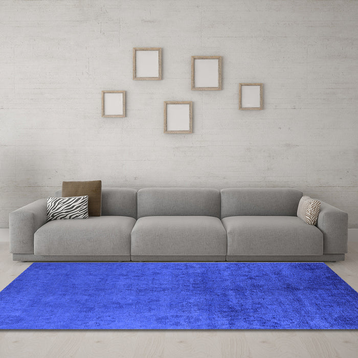 Machine Washable Oriental Blue Industrial Rug in a Living Room, wshurb2657blu