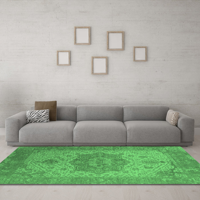 Machine Washable Oriental Emerald Green Industrial Area Rugs in a Living Room,, wshurb2669emgrn
