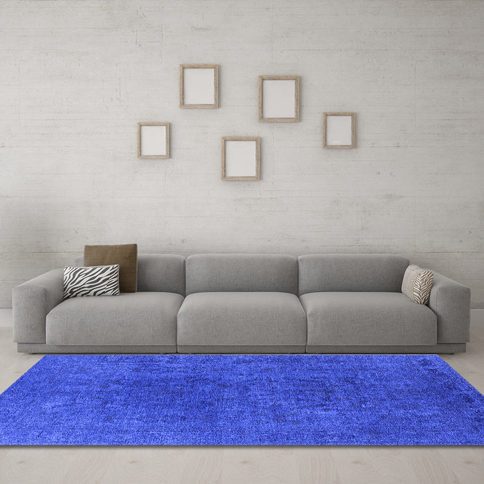 Machine Washable Oriental Blue Industrial Rug in a Living Room, wshurb2671blu