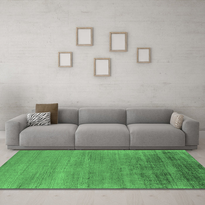 Machine Washable Oriental Emerald Green Industrial Area Rugs in a Living Room,, wshurb2672emgrn