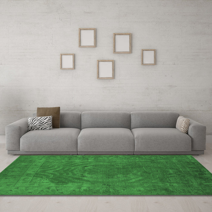 Machine Washable Oriental Emerald Green Industrial Area Rugs in a Living Room,, wshurb2675emgrn