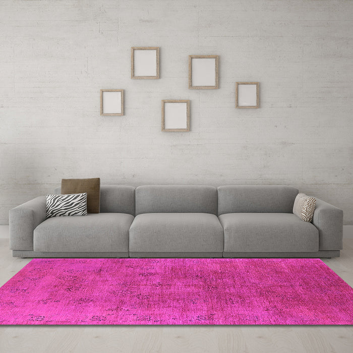 Machine Washable Oriental Pink Industrial Rug in a Living Room, wshurb2677pnk