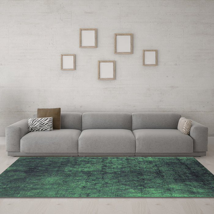 Machine Washable Oriental Green Industrial Area Rugs in a Living Room,, wshurb2678grn