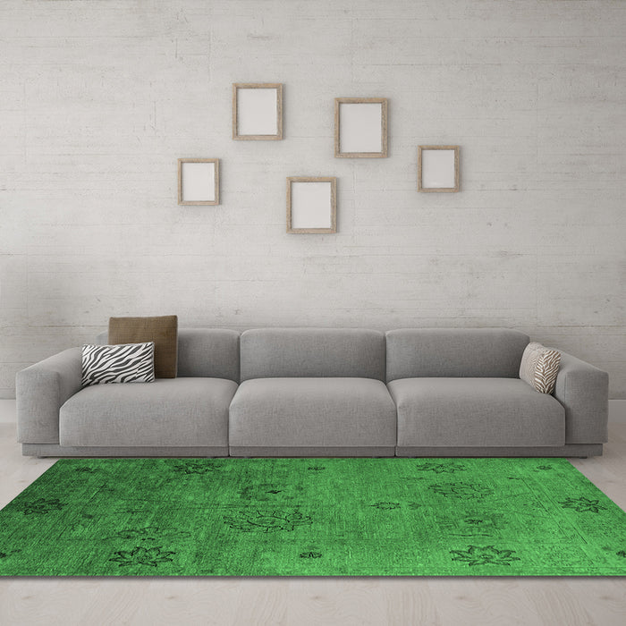 Machine Washable Oriental Emerald Green Industrial Area Rugs in a Living Room,, wshurb2679emgrn