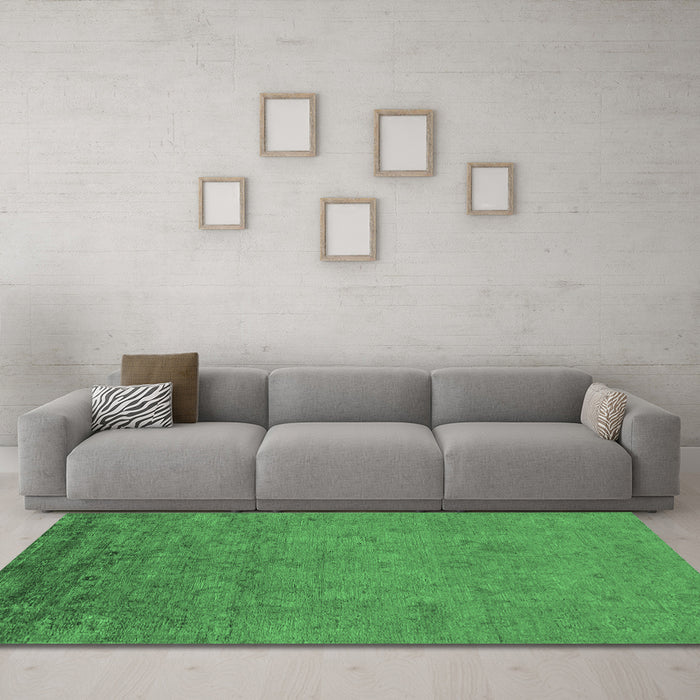 Machine Washable Oriental Emerald Green Industrial Area Rugs in a Living Room,, wshurb2681emgrn