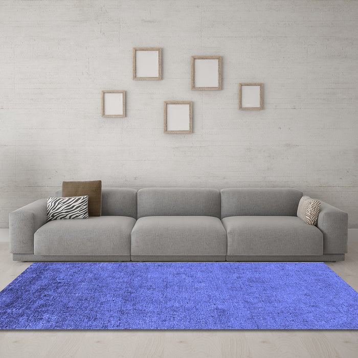 Machine Washable Oriental Blue Industrial Rug in a Living Room, wshurb2681blu