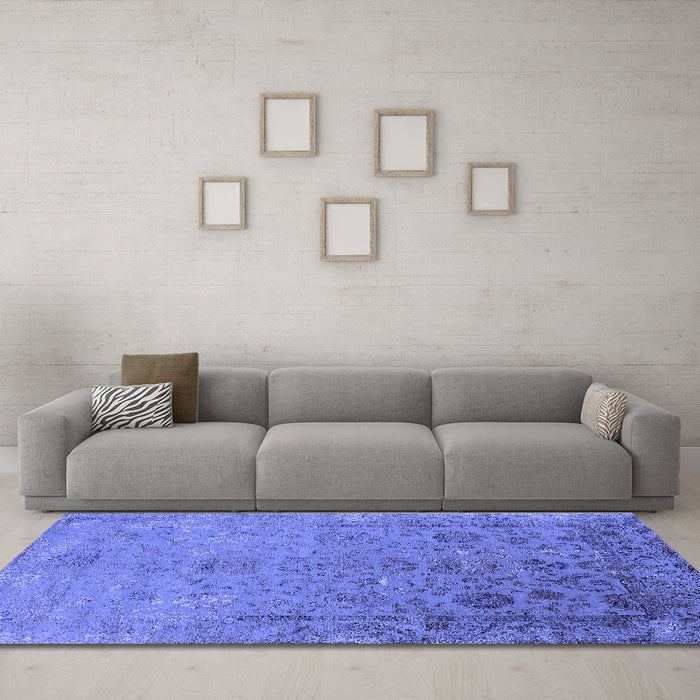 Machine Washable Oriental Blue Industrial Rug in a Living Room, wshurb2683blu