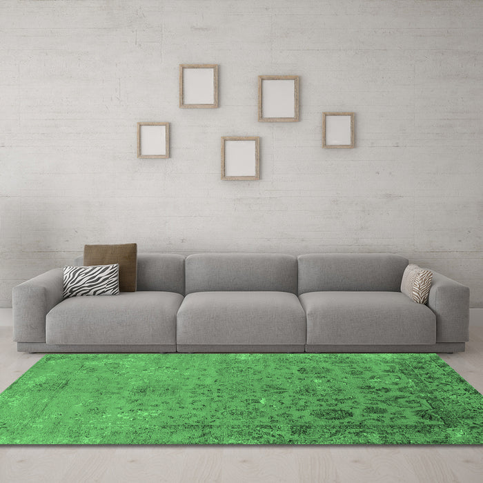 Machine Washable Oriental Emerald Green Industrial Area Rugs in a Living Room,, wshurb2683emgrn