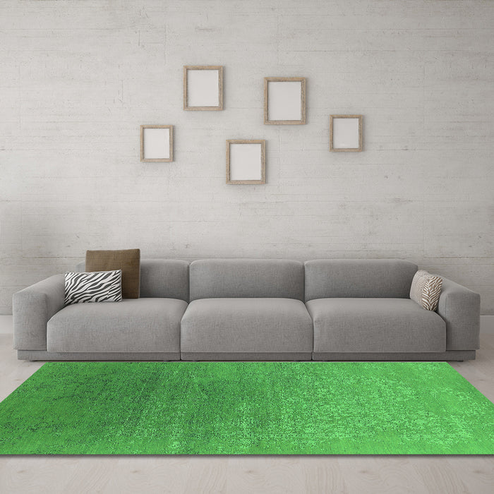 Machine Washable Oriental Green Industrial Area Rugs in a Living Room,, wshurb2686grn