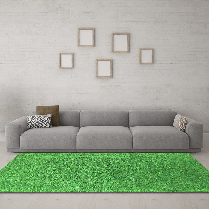 Machine Washable Oriental Green Industrial Area Rugs in a Living Room,, wshurb2688grn