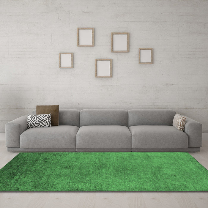 Machine Washable Oriental Emerald Green Industrial Area Rugs in a Living Room,, wshurb2690emgrn