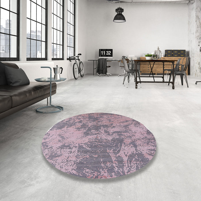 Round Mid-Century Modern Pastel Violet Purple Oriental Rug in a Office, urb2693