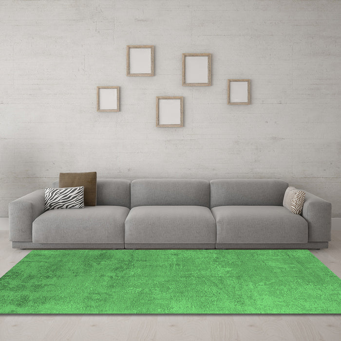 Machine Washable Oriental Emerald Green Industrial Area Rugs in a Living Room,, wshurb2694emgrn