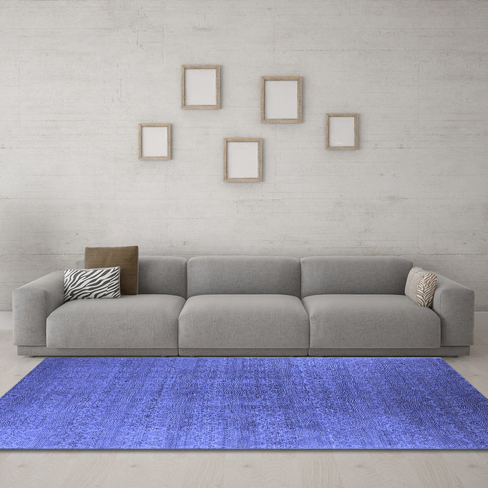 Machine Washable Oriental Blue Industrial Rug in a Living Room, wshurb2698blu