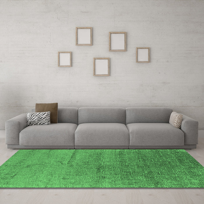 Machine Washable Oriental Emerald Green Industrial Area Rugs in a Living Room,, wshurb2702emgrn