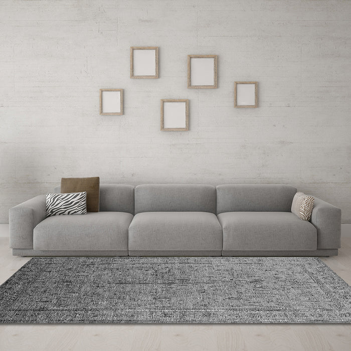Machine Washable Oriental Gray Industrial Rug in a Living Room,, wshurb2703gry