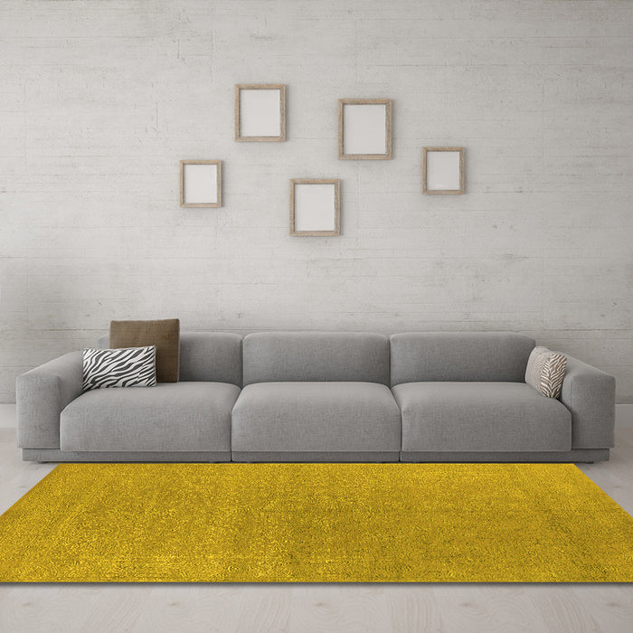 Machine Washable Oriental Yellow Industrial Rug in a Living Room, wshurb2707yw