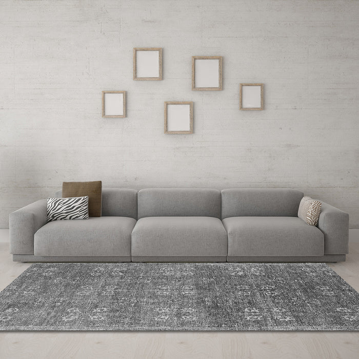 Machine Washable Oriental Gray Industrial Rug in a Living Room,, wshurb2709gry