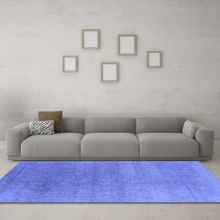Machine Washable Oriental Blue Industrial Rug in a Living Room, wshurb2715blu