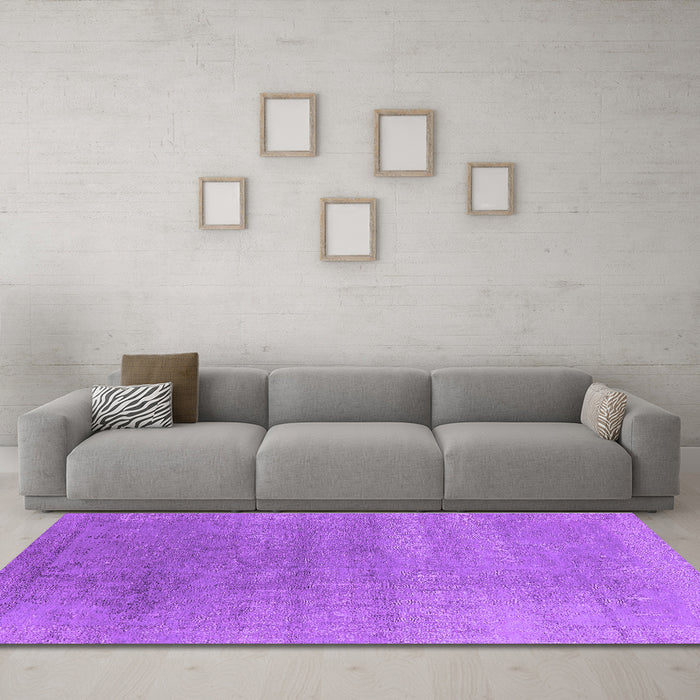 Machine Washable Oriental Purple Industrial Area Rugs in a Living Room, wshurb2715pur