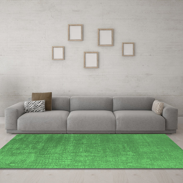 Machine Washable Oriental Emerald Green Industrial Area Rugs in a Living Room,, wshurb2716emgrn