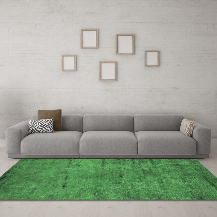 Machine Washable Oriental Emerald Green Industrial Area Rugs in a Living Room,, wshurb2720emgrn