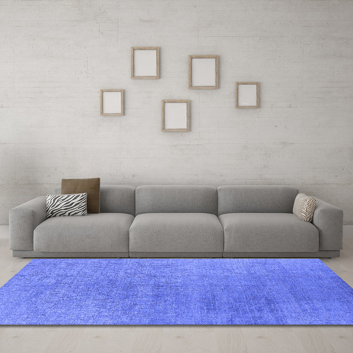 Machine Washable Oriental Blue Industrial Rug in a Living Room, wshurb2726blu
