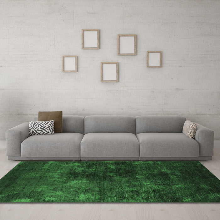 Machine Washable Oriental Emerald Green Industrial Area Rugs in a Living Room,, wshurb2728emgrn