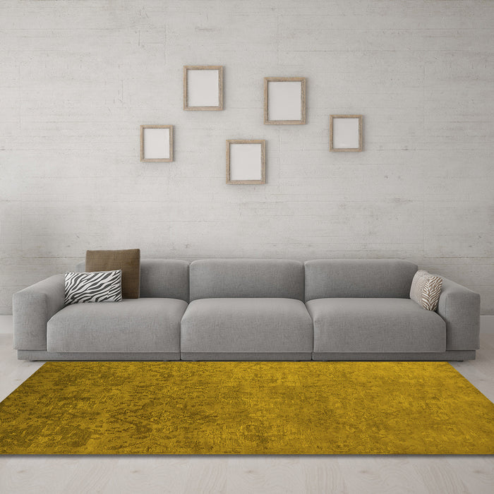 Machine Washable Oriental Yellow Industrial Rug in a Living Room, wshurb2732yw