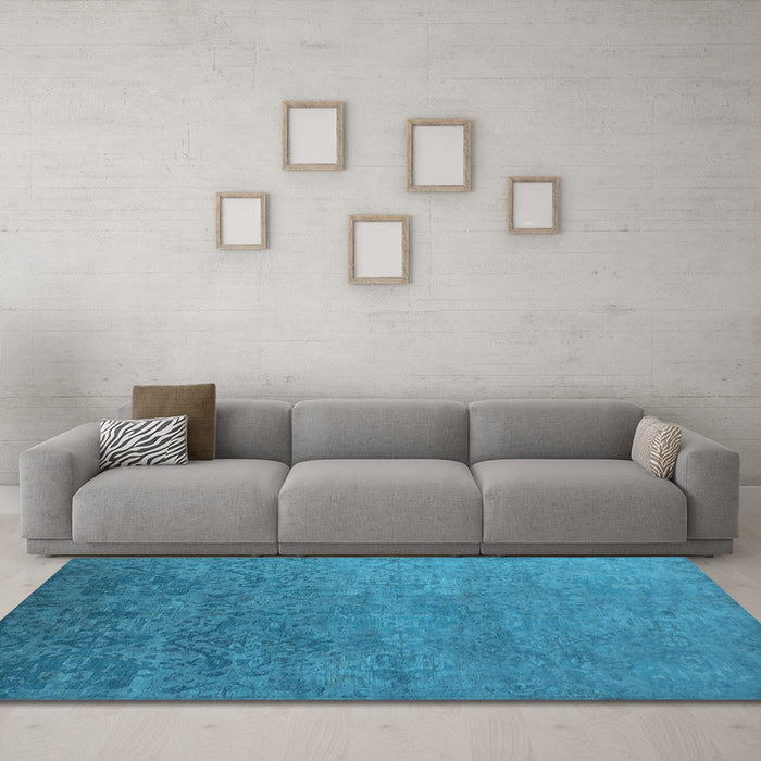 Machine Washable Oriental Light Blue Industrial Rug in a Living Room, wshurb2732lblu