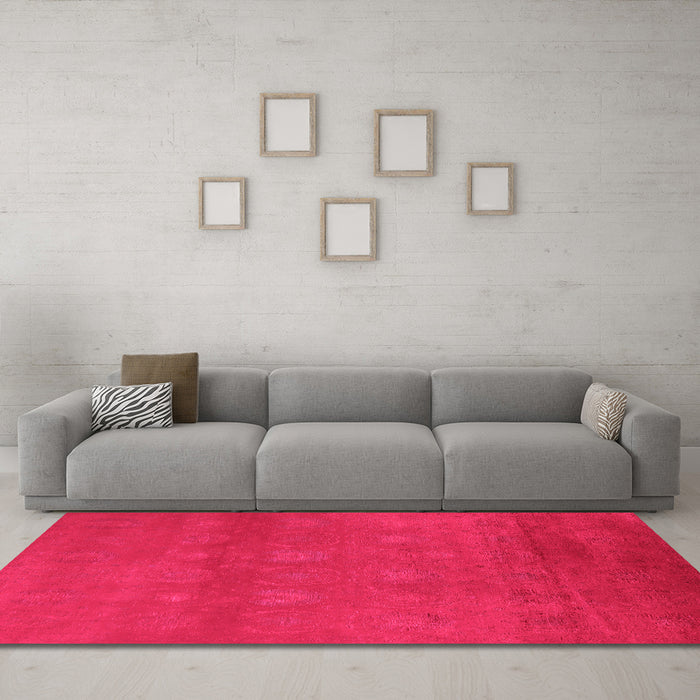 Machine Washable Oriental Pink Industrial Rug in a Living Room, wshurb2733pnk