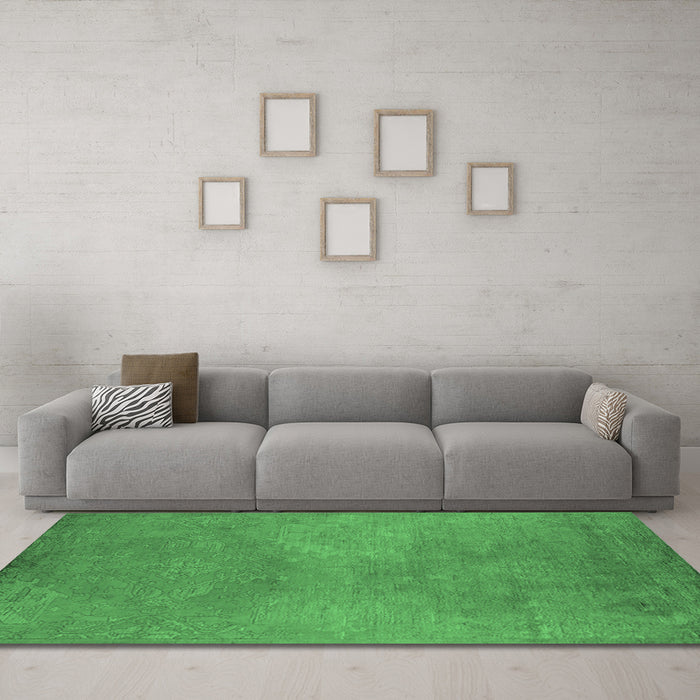 Machine Washable Oriental Emerald Green Industrial Area Rugs in a Living Room,, wshurb2734emgrn