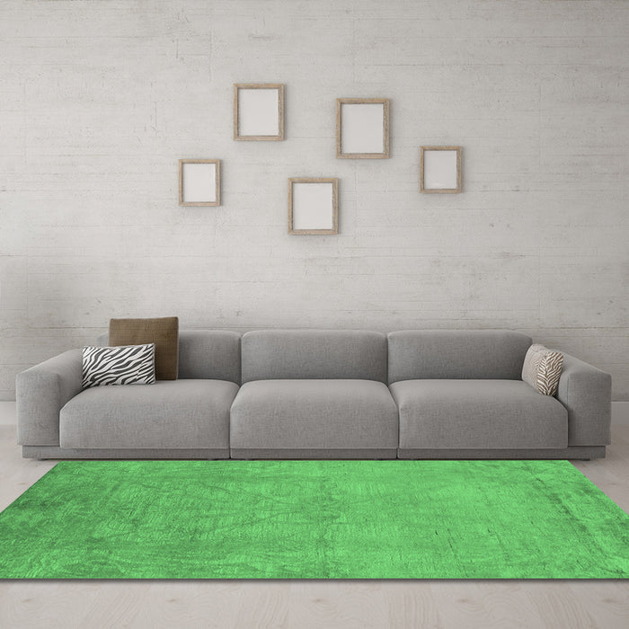 Machine Washable Oriental Emerald Green Industrial Area Rugs in a Living Room,, wshurb2737emgrn
