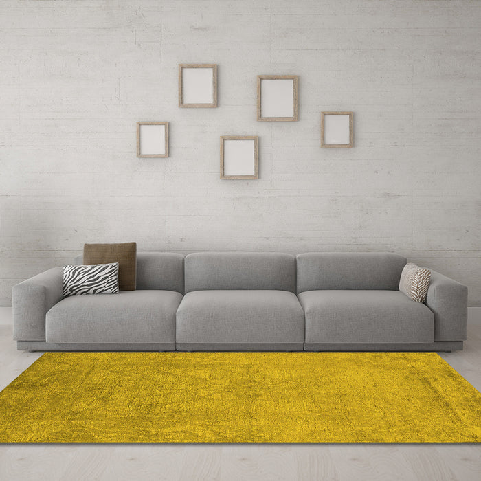 Machine Washable Oriental Yellow Industrial Rug in a Living Room, wshurb2737yw