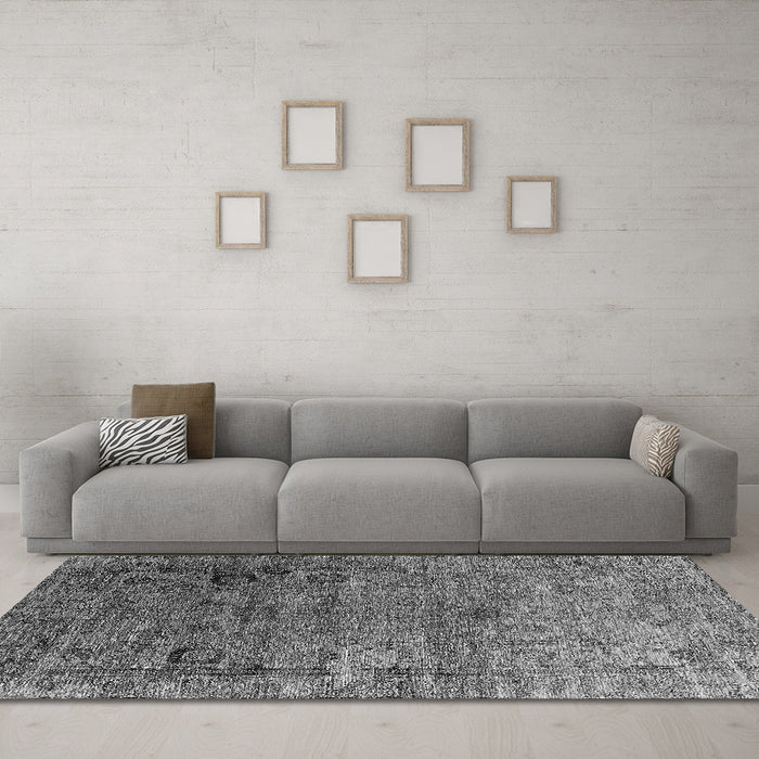 Machine Washable Oriental Gray Industrial Rug in a Living Room,, wshurb2751gry