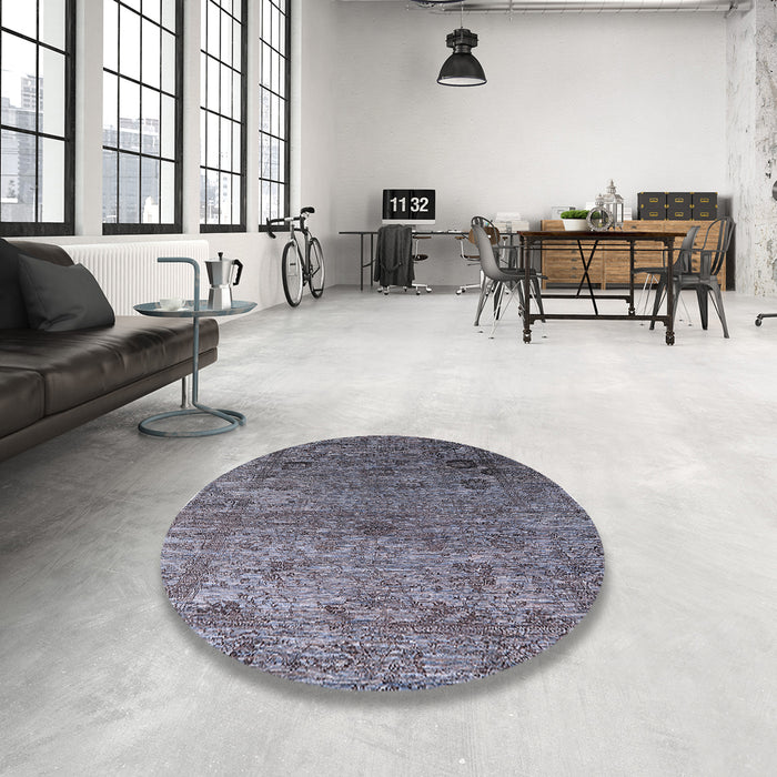 Round Mid-Century Modern Plum Purple Oriental Rug in a Office, urb2751