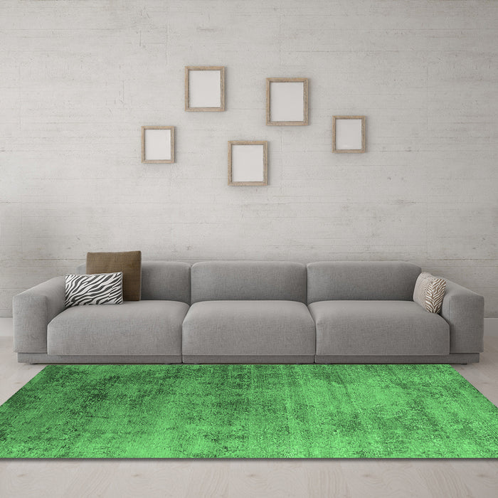 Machine Washable Oriental Emerald Green Industrial Area Rugs in a Living Room,, wshurb2752emgrn