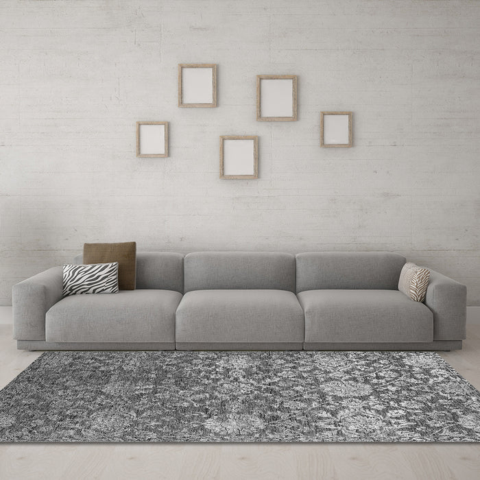 Machine Washable Oriental Gray Industrial Rug in a Living Room,, wshurb2757gry