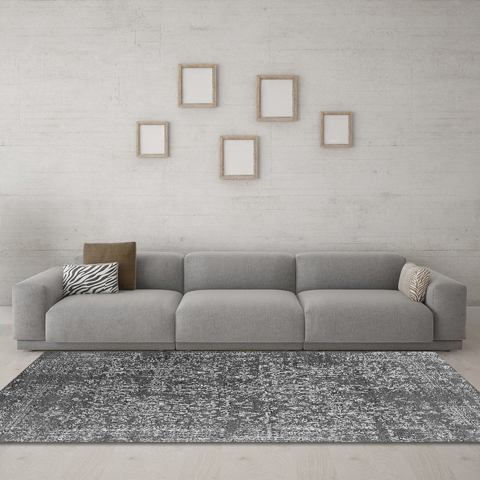 Machine Washable Oriental Gray Industrial Rug in a Living Room,, wshurb2766gry
