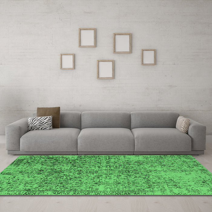Machine Washable Oriental Emerald Green Industrial Area Rugs in a Living Room,, wshurb2768emgrn
