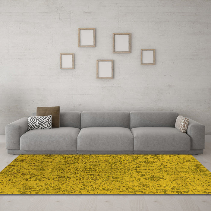 Machine Washable Oriental Yellow Industrial Rug in a Living Room, wshurb2769yw