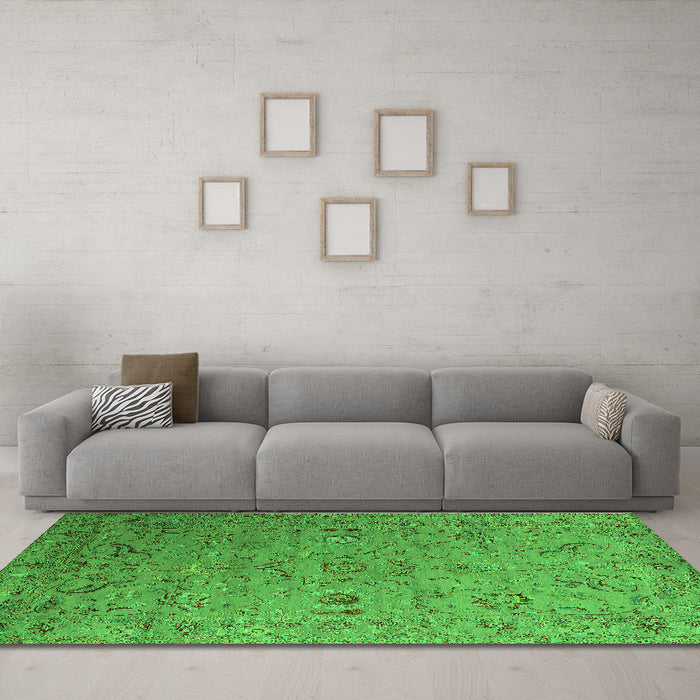 Machine Washable Oriental Green Industrial Area Rugs in a Living Room,, wshurb2770grn